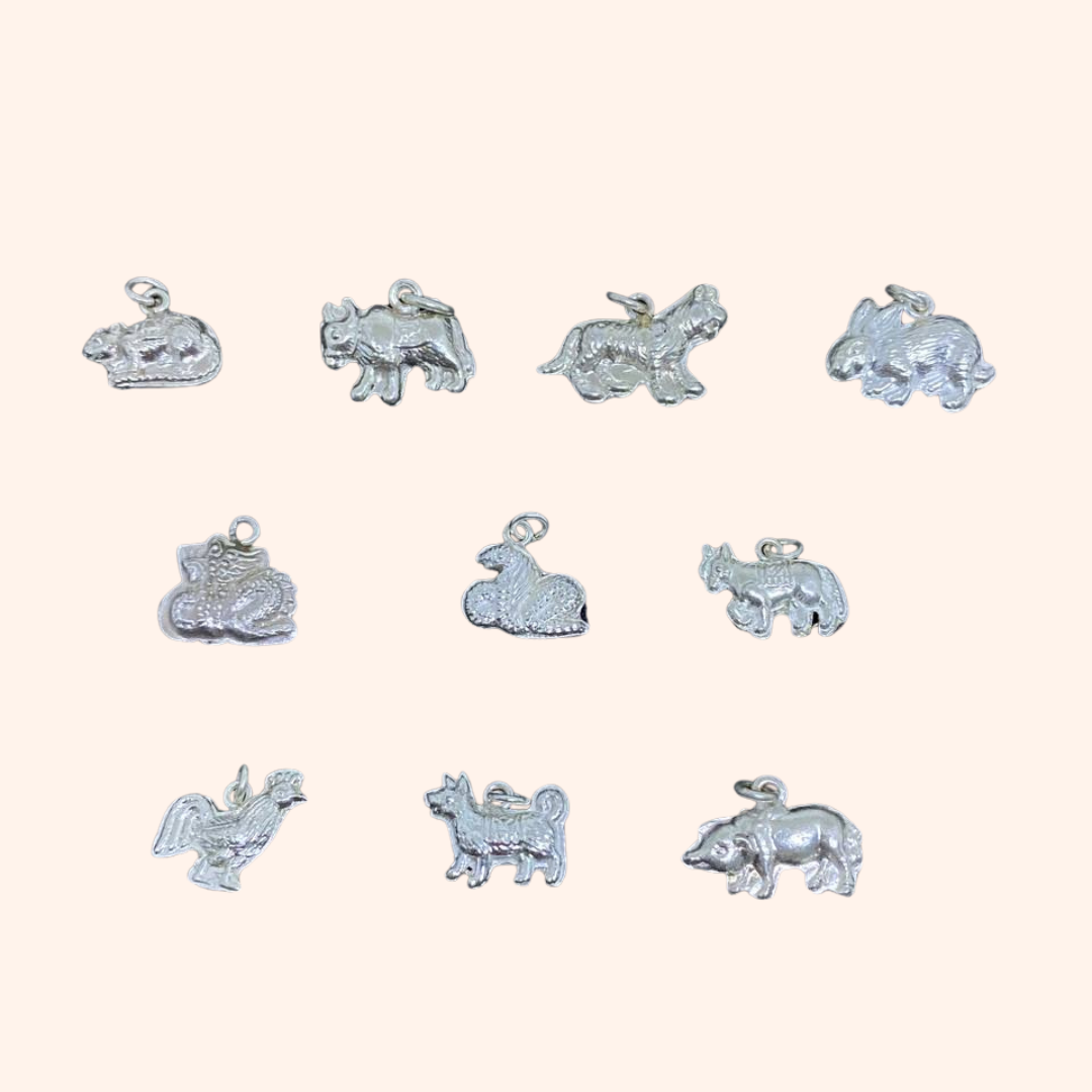 Pendentifs Astrologiques Chinois et Cambodgiens en Argent