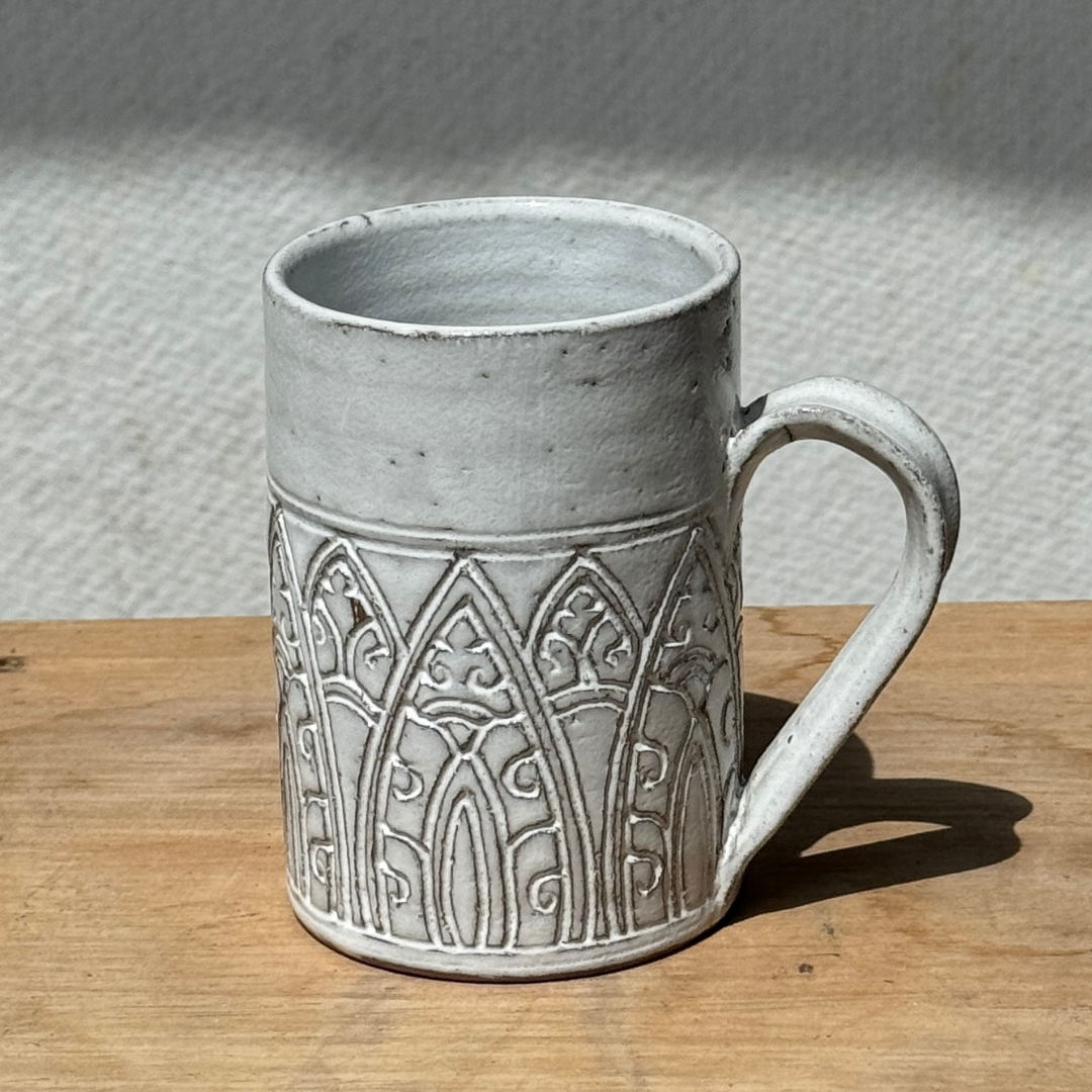 Mug "Kbach" en céramique du Cambodge fait à la main - Blanc