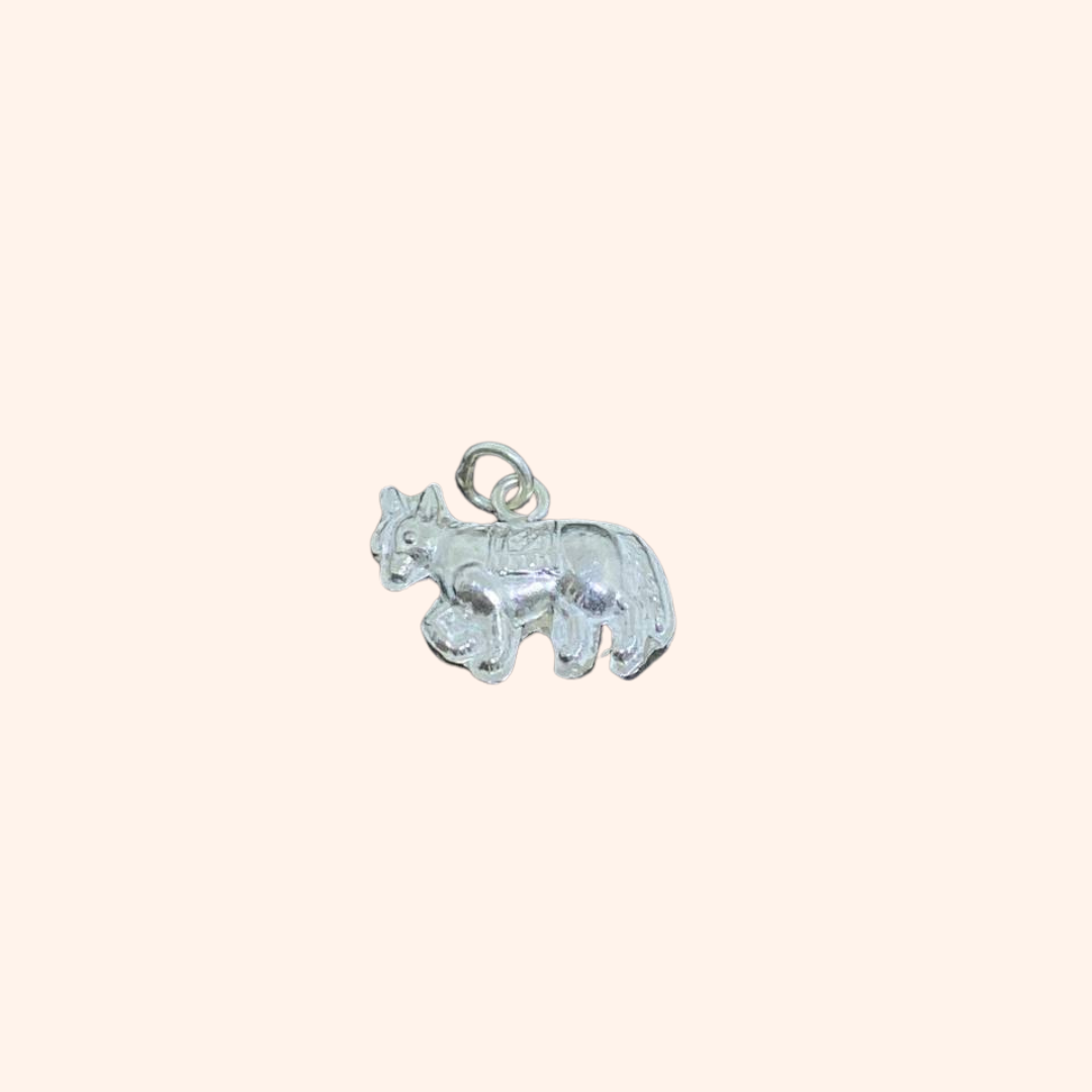 Pendentifs Astrologiques Chinois et Cambodgiens en Argent