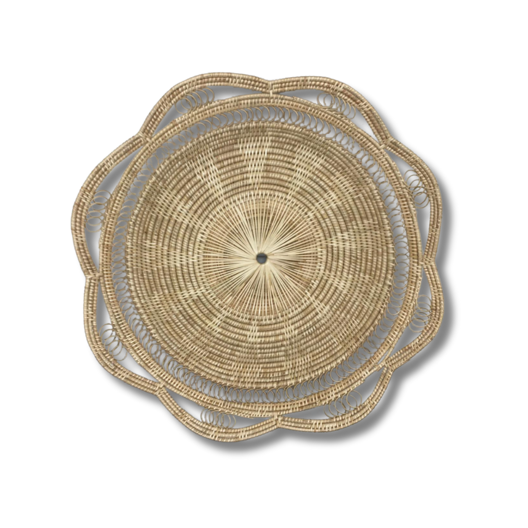 Grand plateau artisanal en rotin avec bordure du Cambodge