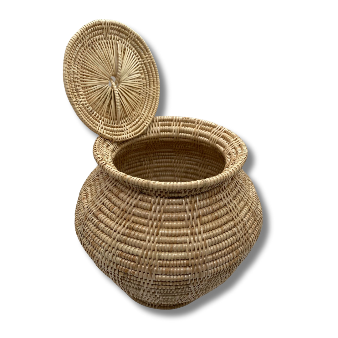 Vase avec couvercle artisanal en rotin du Cambodge
