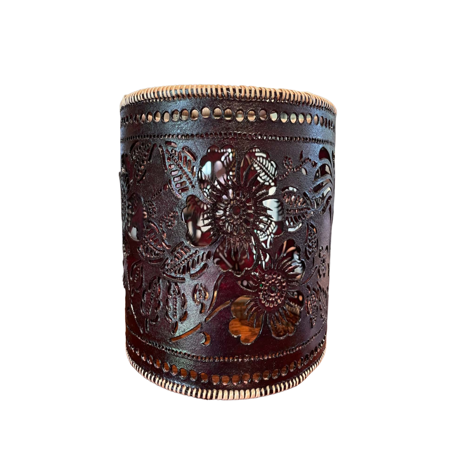 Abat-jour Fleur en Cuir Khmer pour lampe ou bougie par Satcha