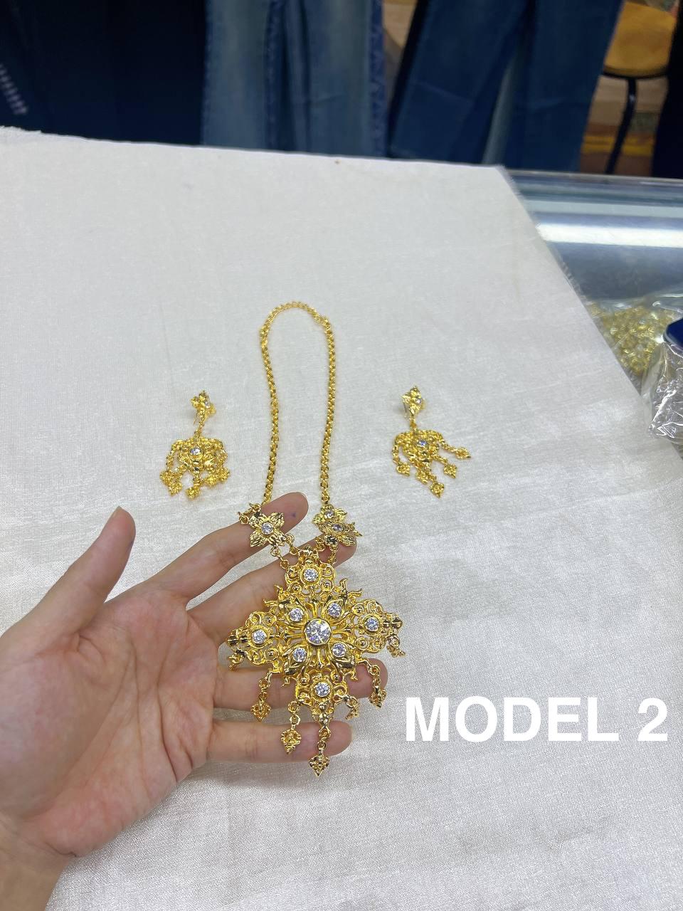 Parure Dorée Traditonnelle Khmère - Collier et Boucles d'oreilles