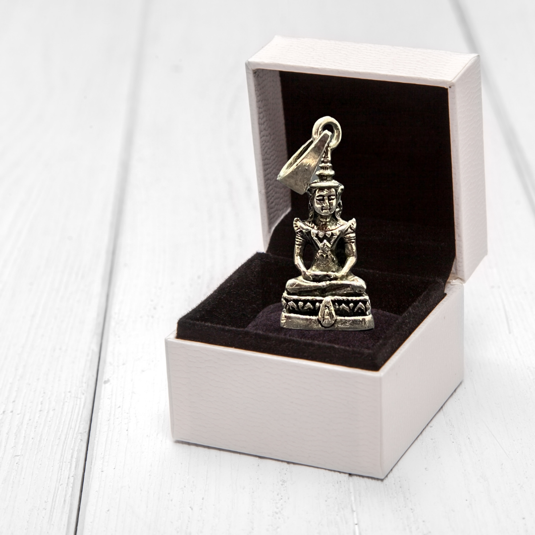 Petit Pendentif Bouddha posture Dhyana Mudra sur Lotus en Argent 925/1000