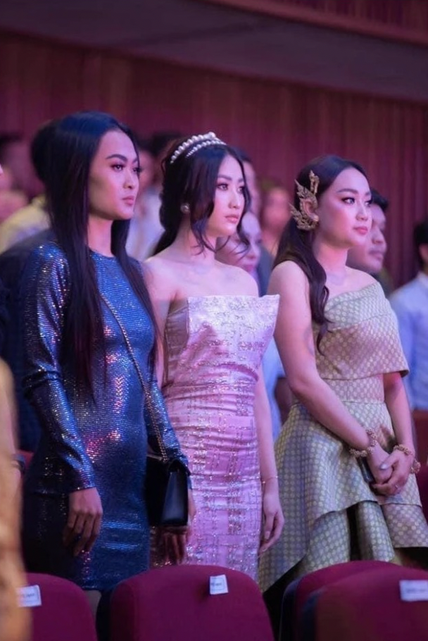 Bijoux d'Oreilles Apsara couleur argent