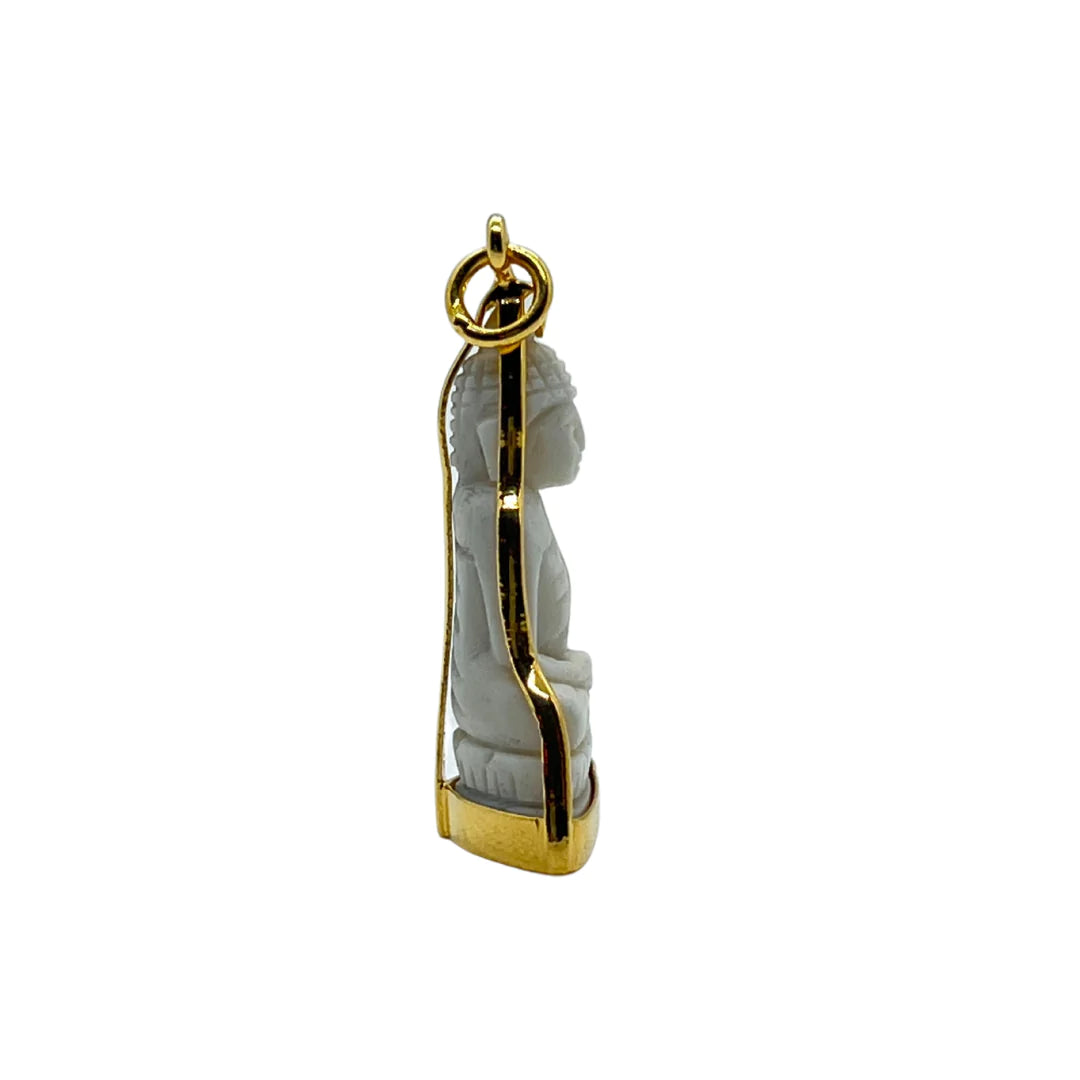 Grand Pendentif Bouddha en posture Dhyana Mudra style Ivoire et serti en argent doré
