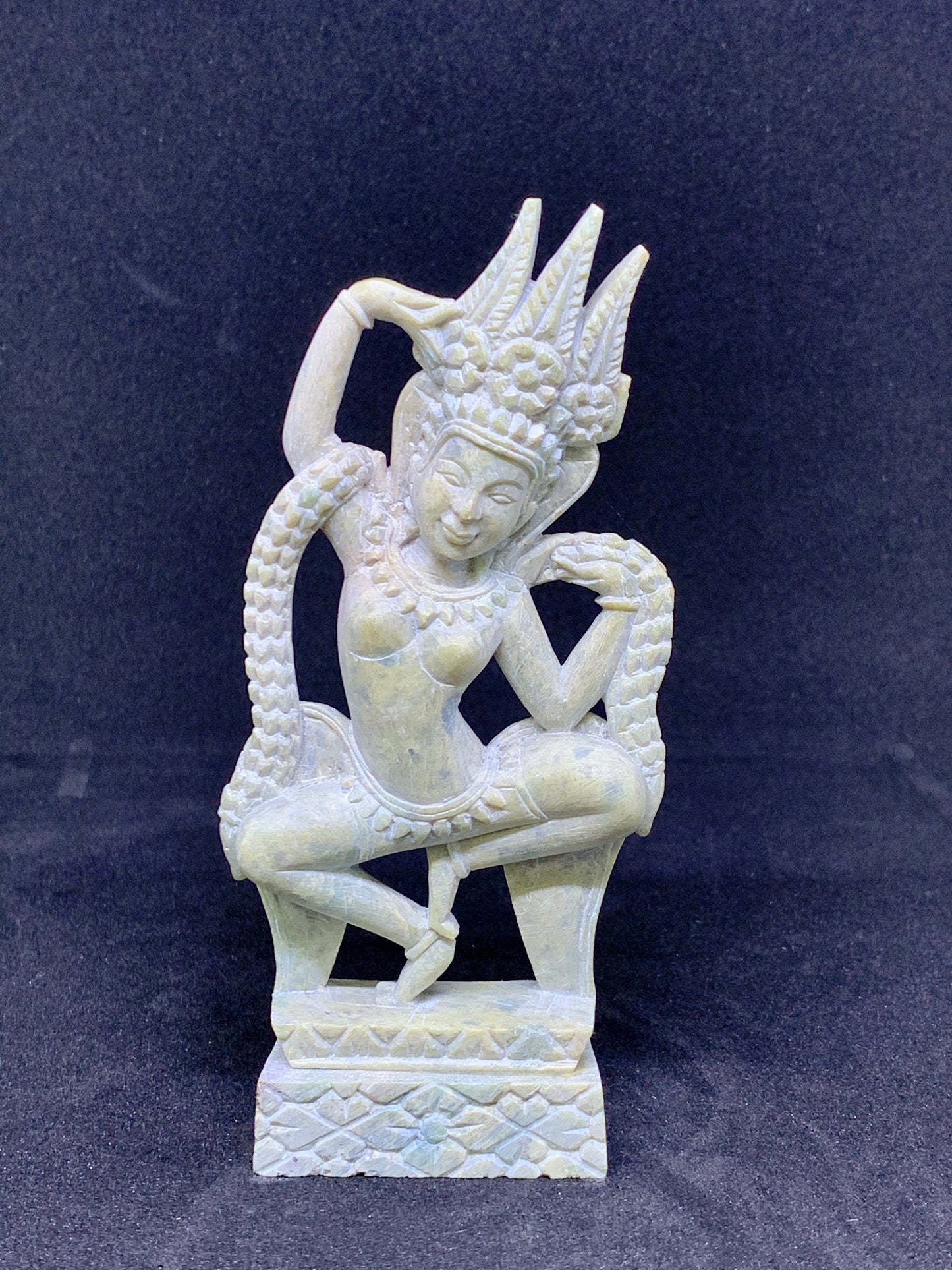 Statue Apsara White