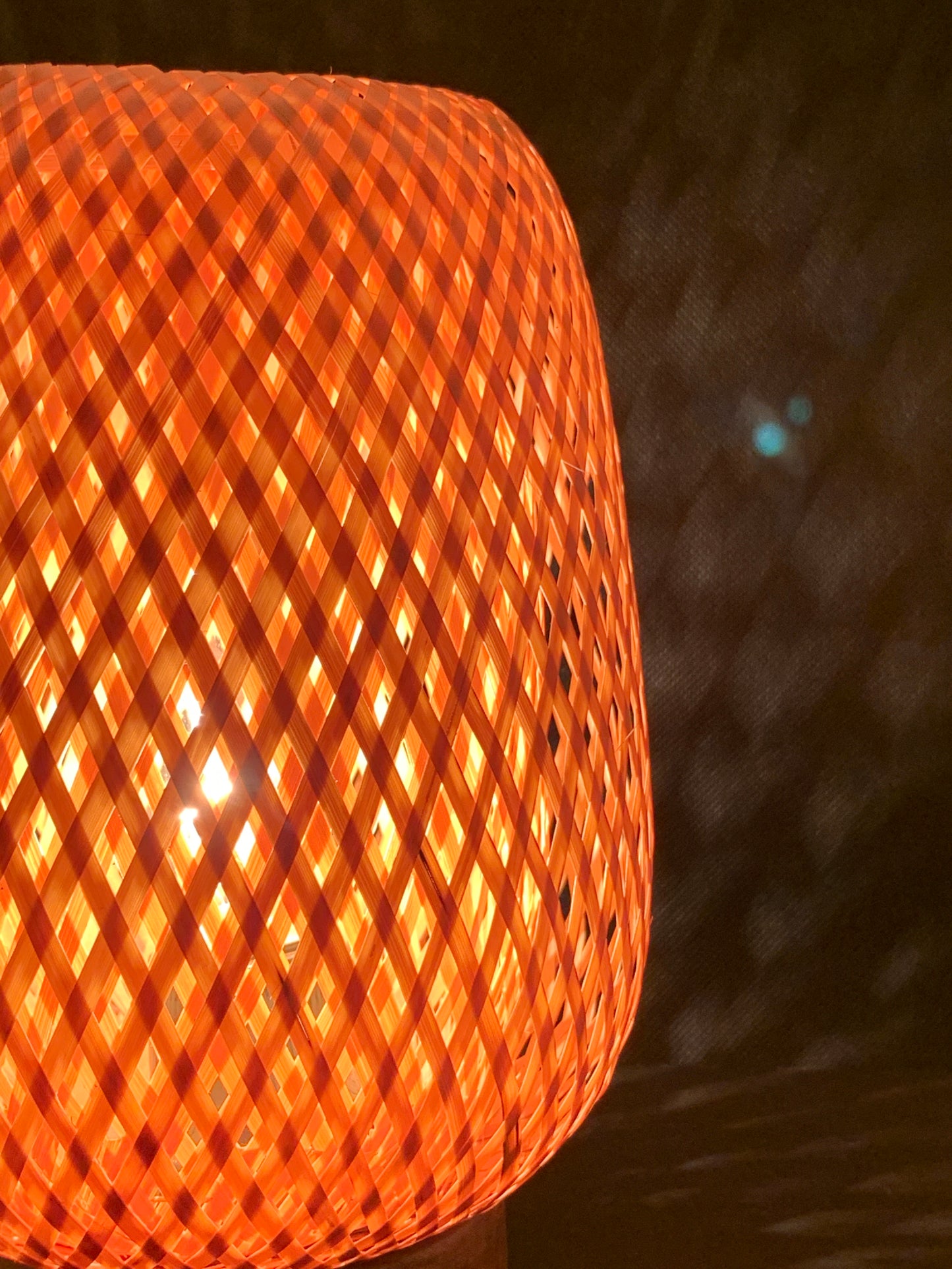 Lampe en bambou tressé (19 x 12 cm)