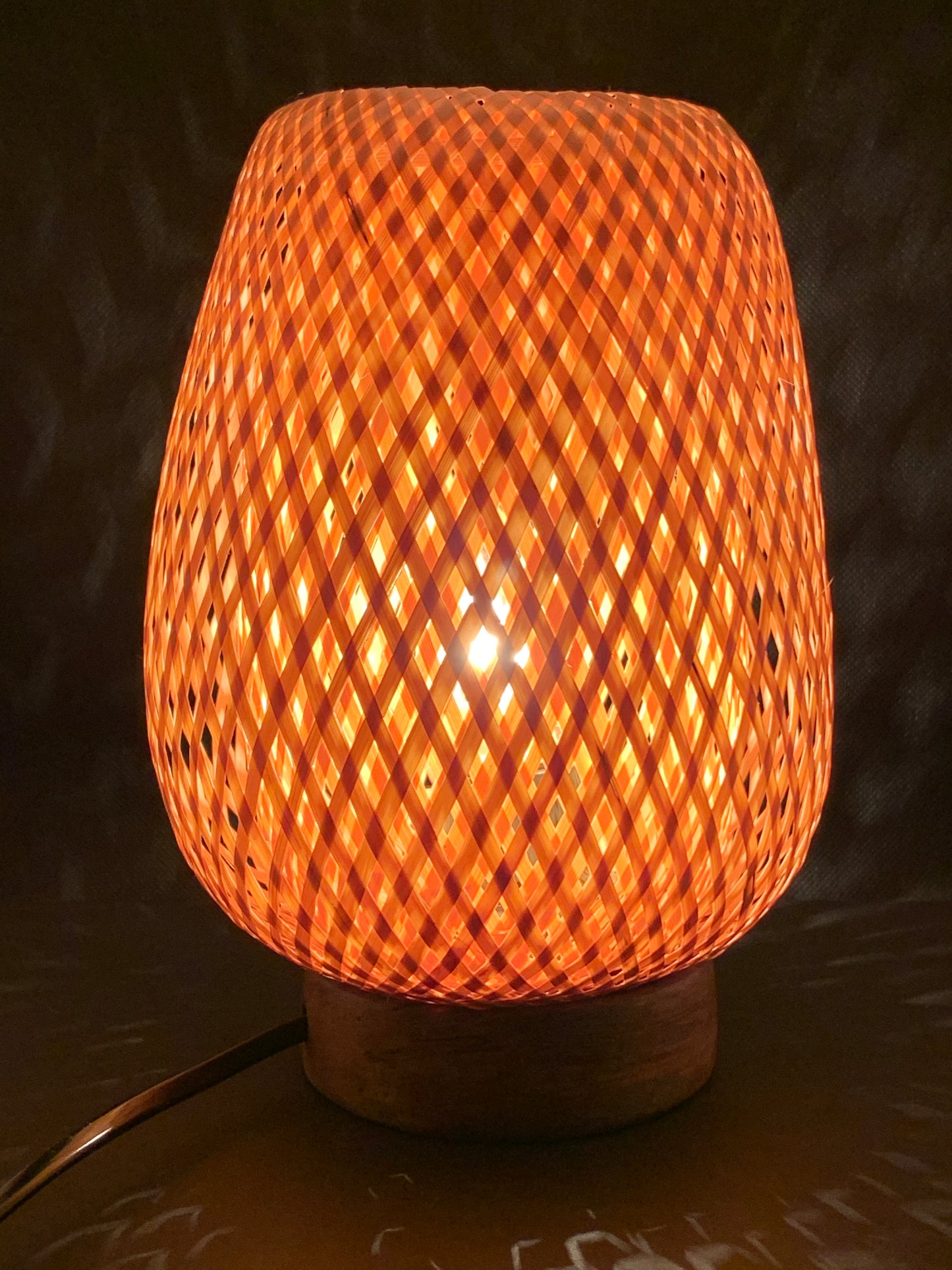 Lampe en bambou tressé (19 x 12 cm)