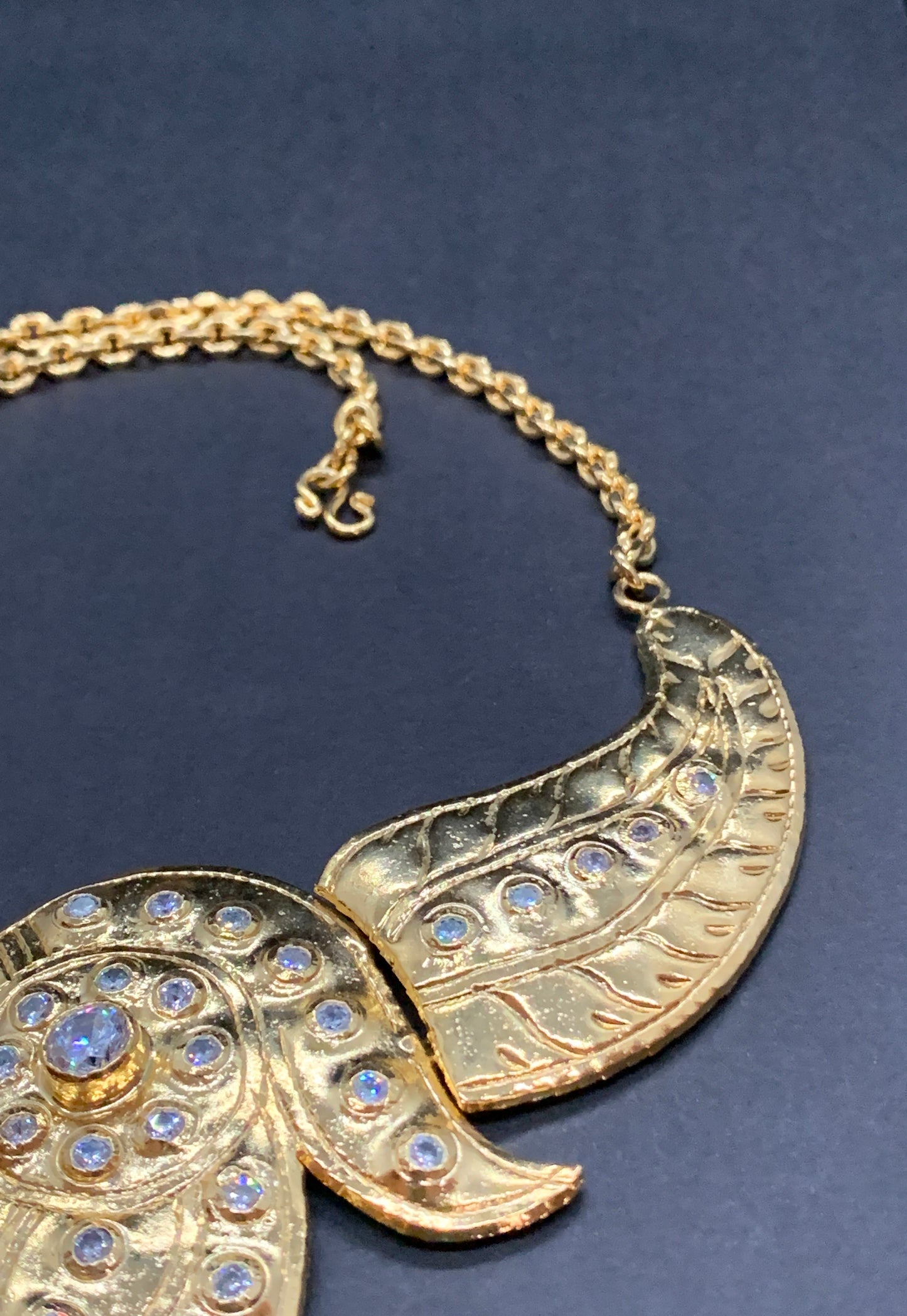 Collier Pétales pour tenue traditionnelle Khmère, Thaï ou Lao