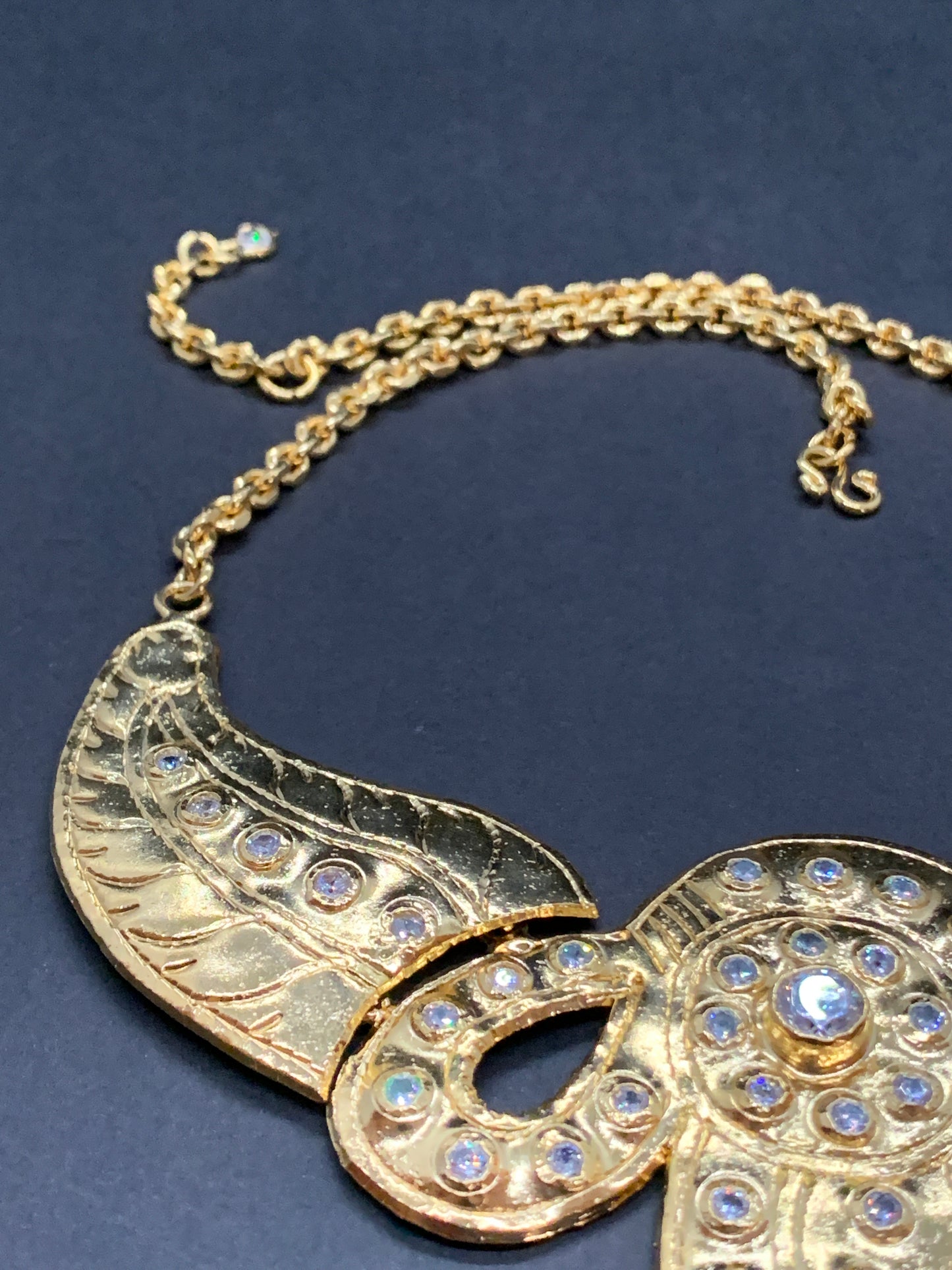Collier Pétales pour tenue traditionnelle Khmère, Thaï ou Lao