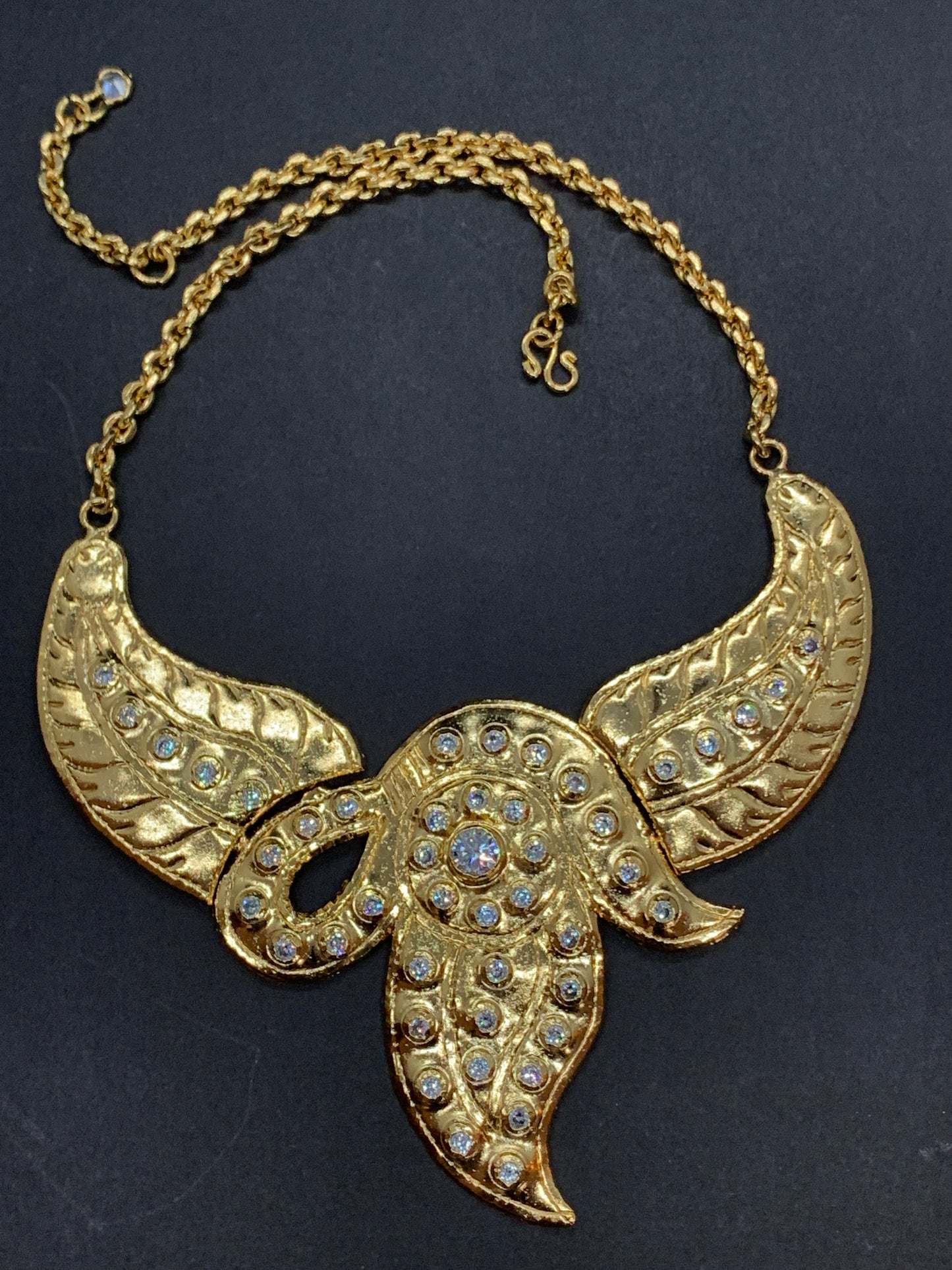 Collier Pétales pour tenue traditionnelle Khmère, Thaï ou Lao