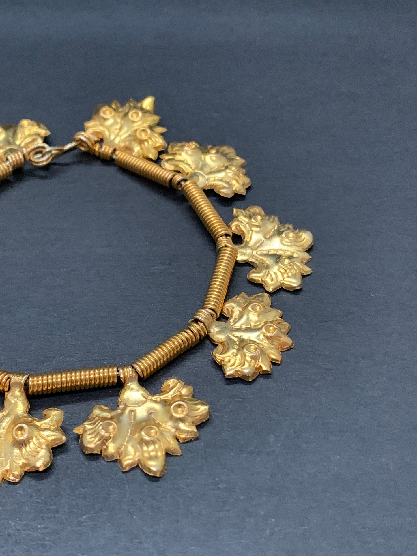 Paire de Bracelets pétales poignets pour tenue traditionnelle Khmère, Thaï ou Lao