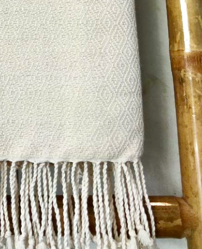 Plaid en coton tissé fait main Blanc cassé 120 x 240 cm par Artisans du Mékong