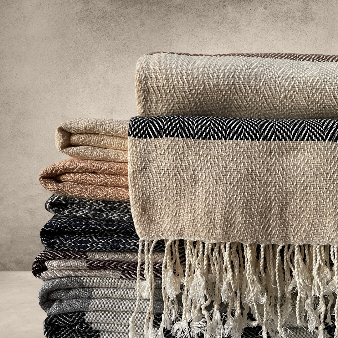 Plaid en coton tissé fait main tricolore beige marron bleu 120 x 240 cm par Artisans du Mékong