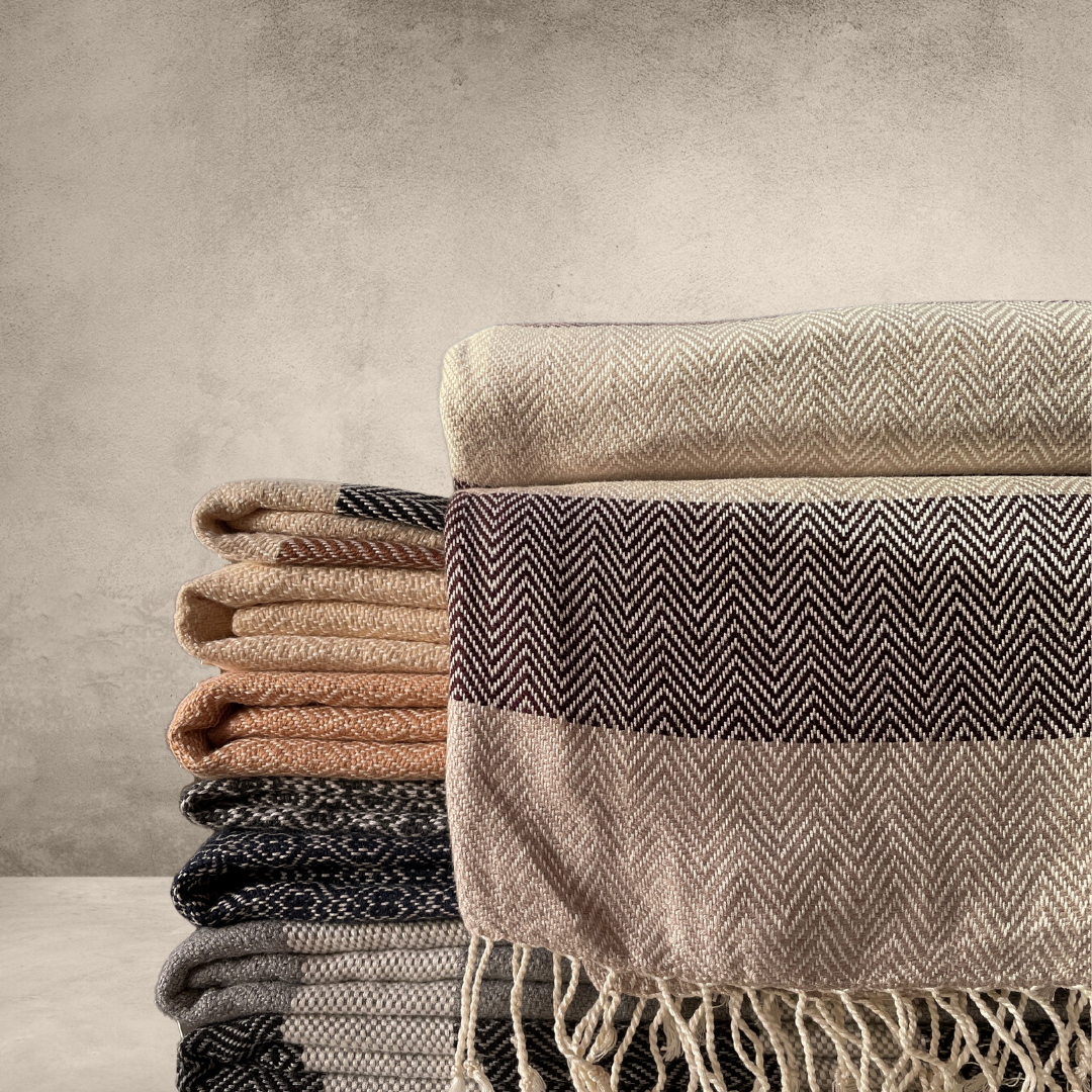 Plaid en coton tissé fait main bicolore beige marron taupe 120 x 240 cm par Artisans du Mékong