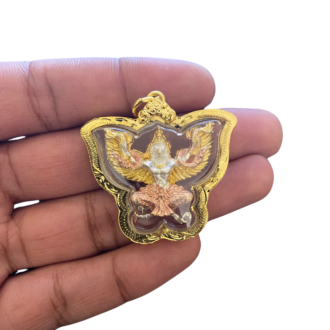 Amulette Thaï en verre Garuda couleur or, argent et rose doré