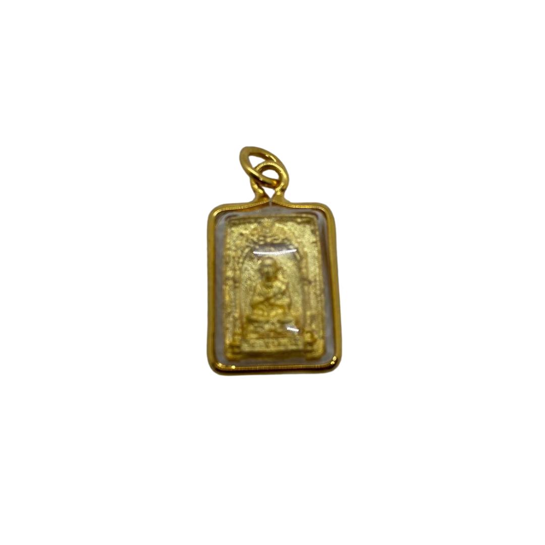 Petite amulette Thaï fine en verre Bouddha position Dhyana mudra couleur doré scintillant