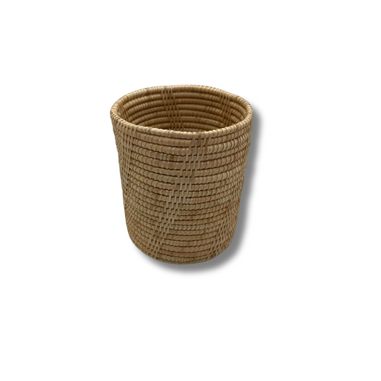 Pot artisanal du Cambodge en rotin couleur naturelle