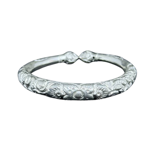 Bracelet Khmer Traditionnel en argent orné de motifs Boran