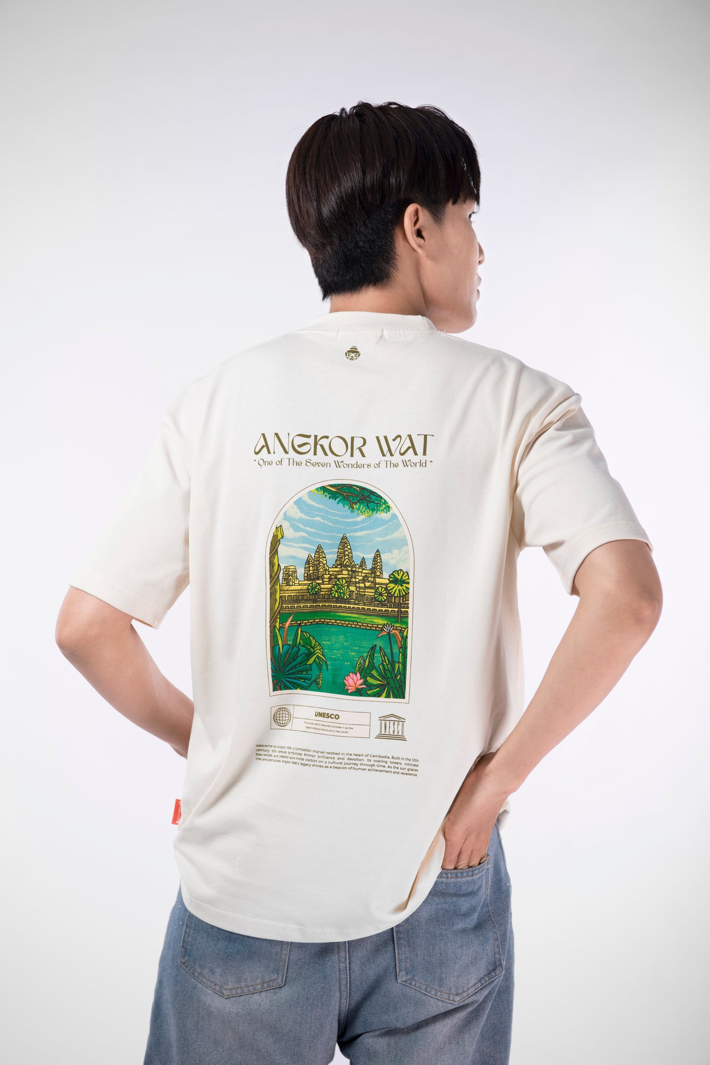 T-shirt Angkor Wat par AHSORA