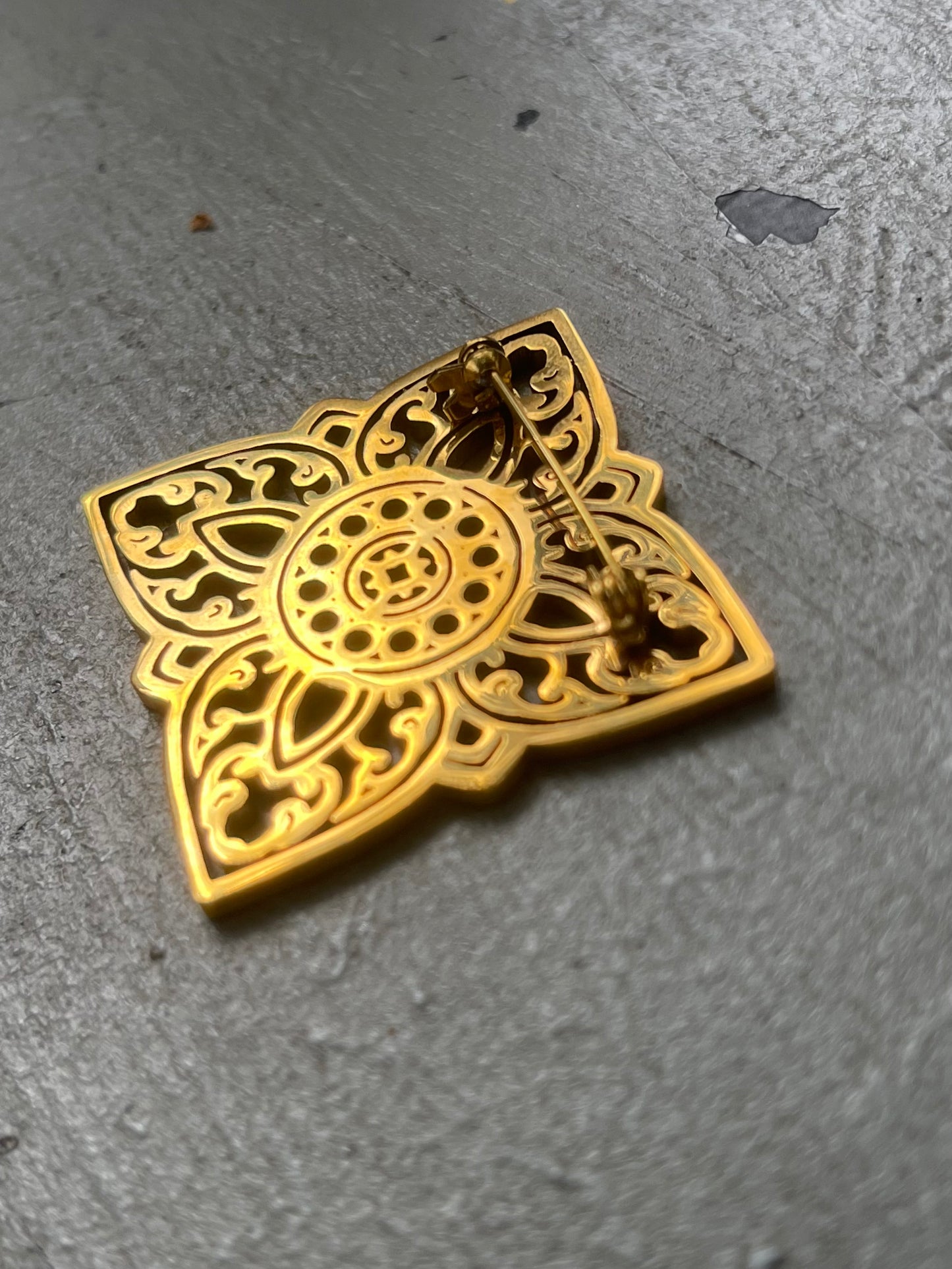 Pka Chan brooch by Say Seing