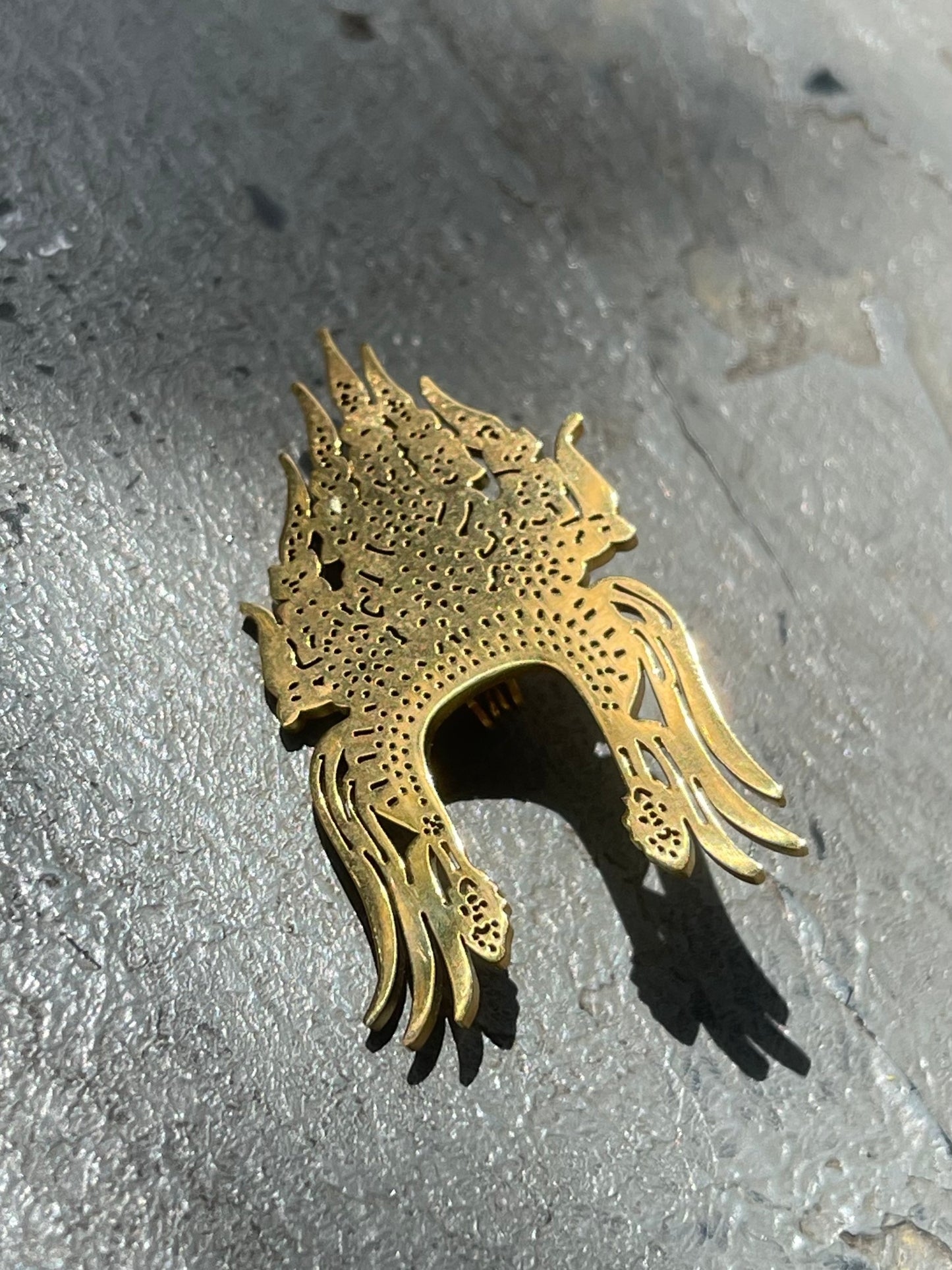 Broche Apsara by Say Seing