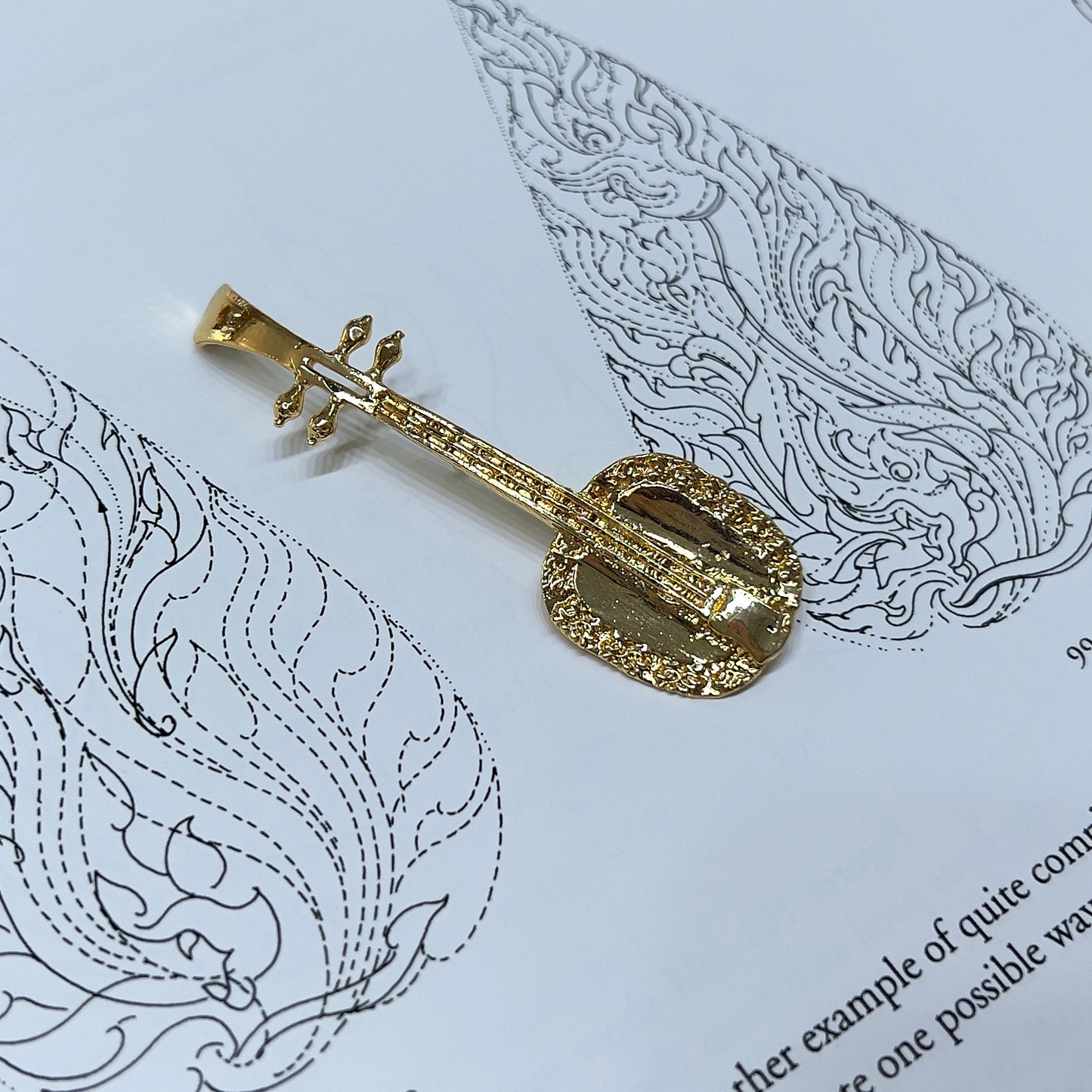 Broche Chapei Dang Veng by CopperCraftKH