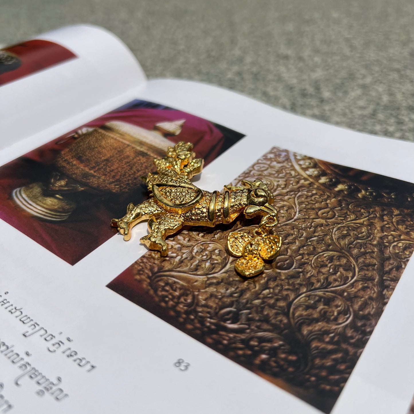 Broche Golden Swan by CopperCraftKH