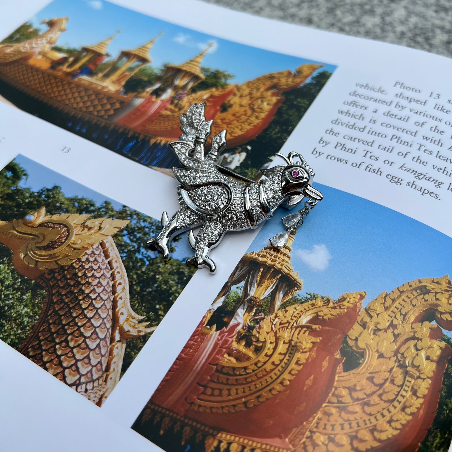 Broche Silver Swan by CopperCraftKH