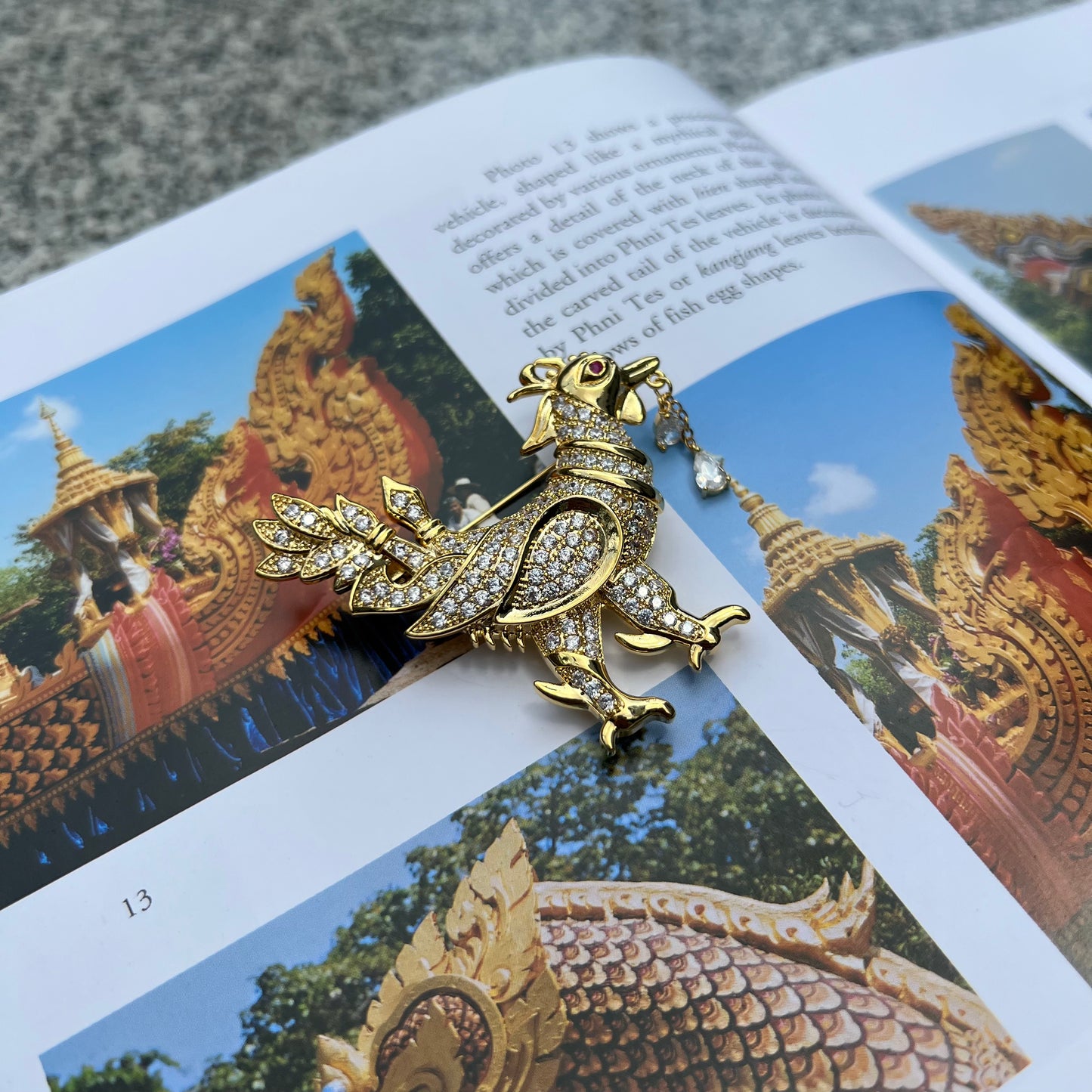 Broche Golden Swan by CopperCraftKH
