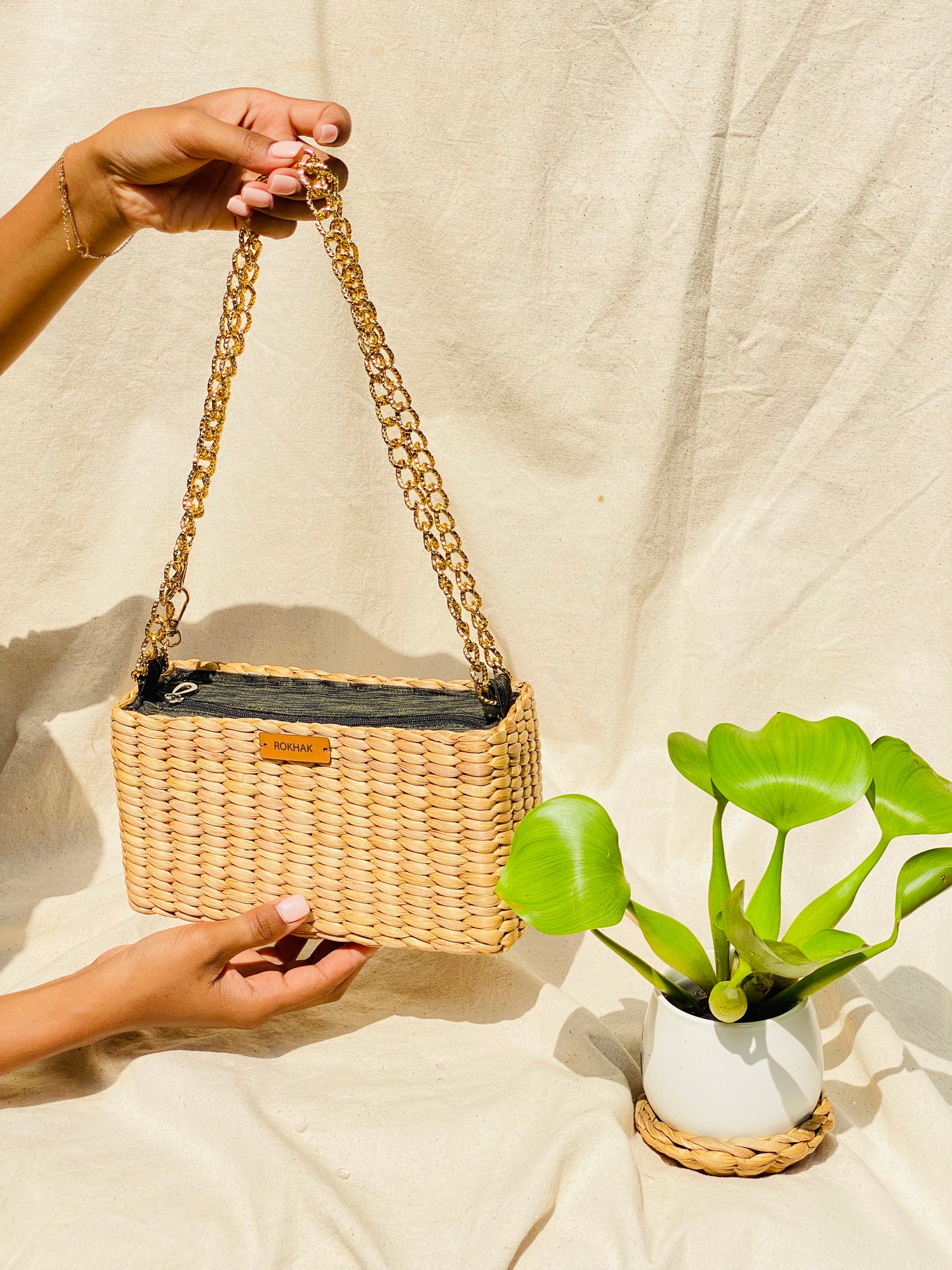 Sac à bandoulières en chaînes dorés par Rokhak