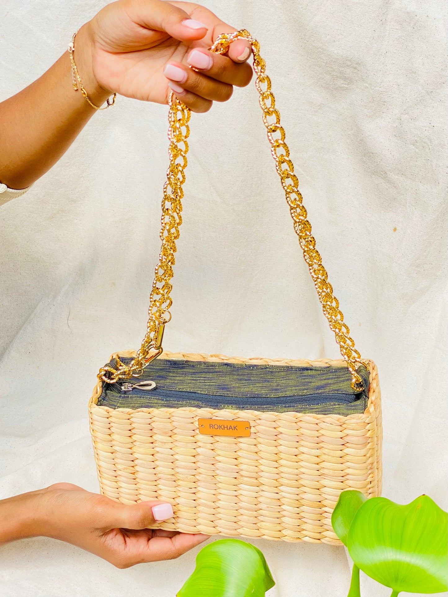 Sac à bandoulières en chaînes dorés par Rokhak