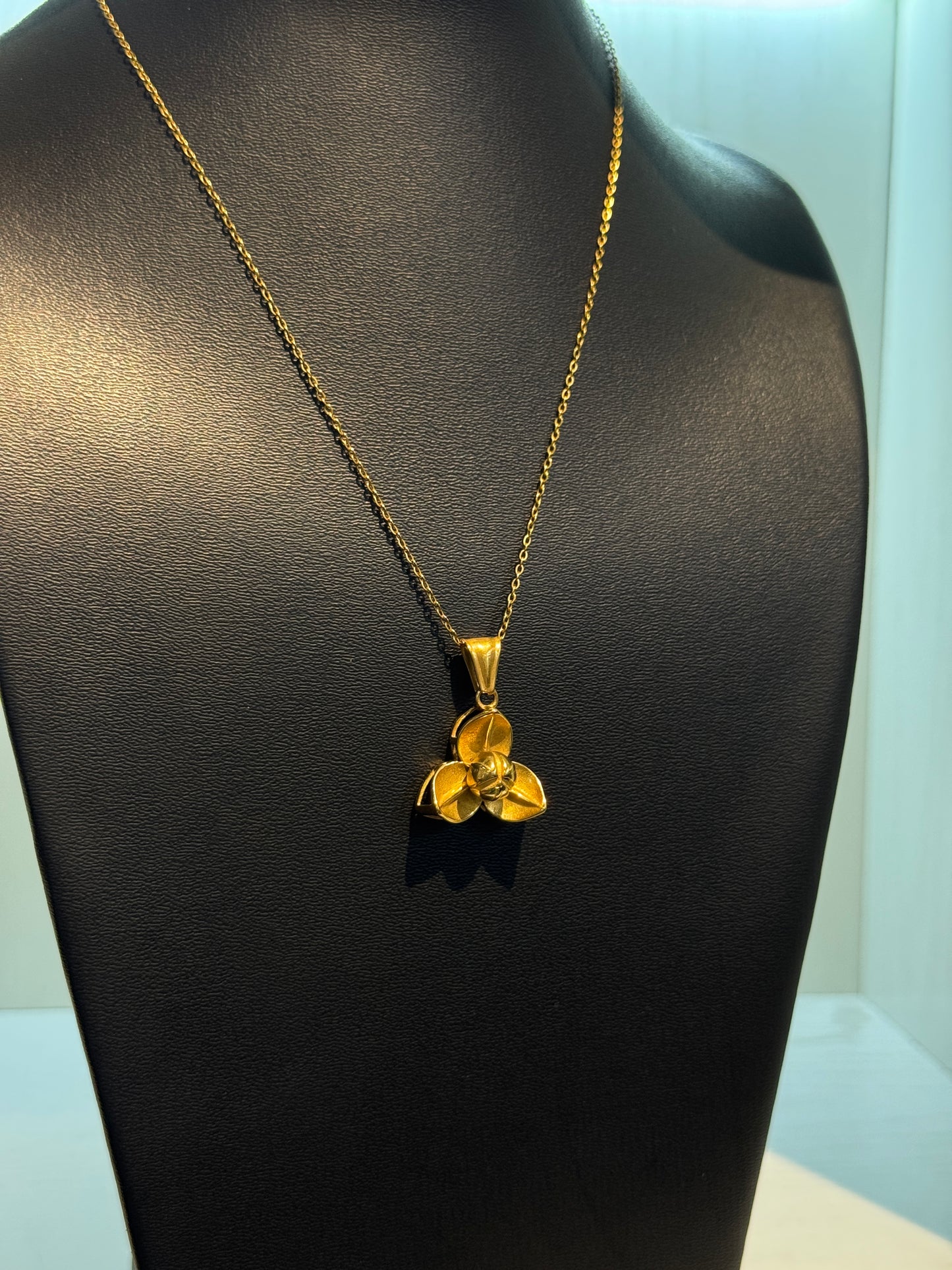 Collier Pka Romdoul thom par Say Seing