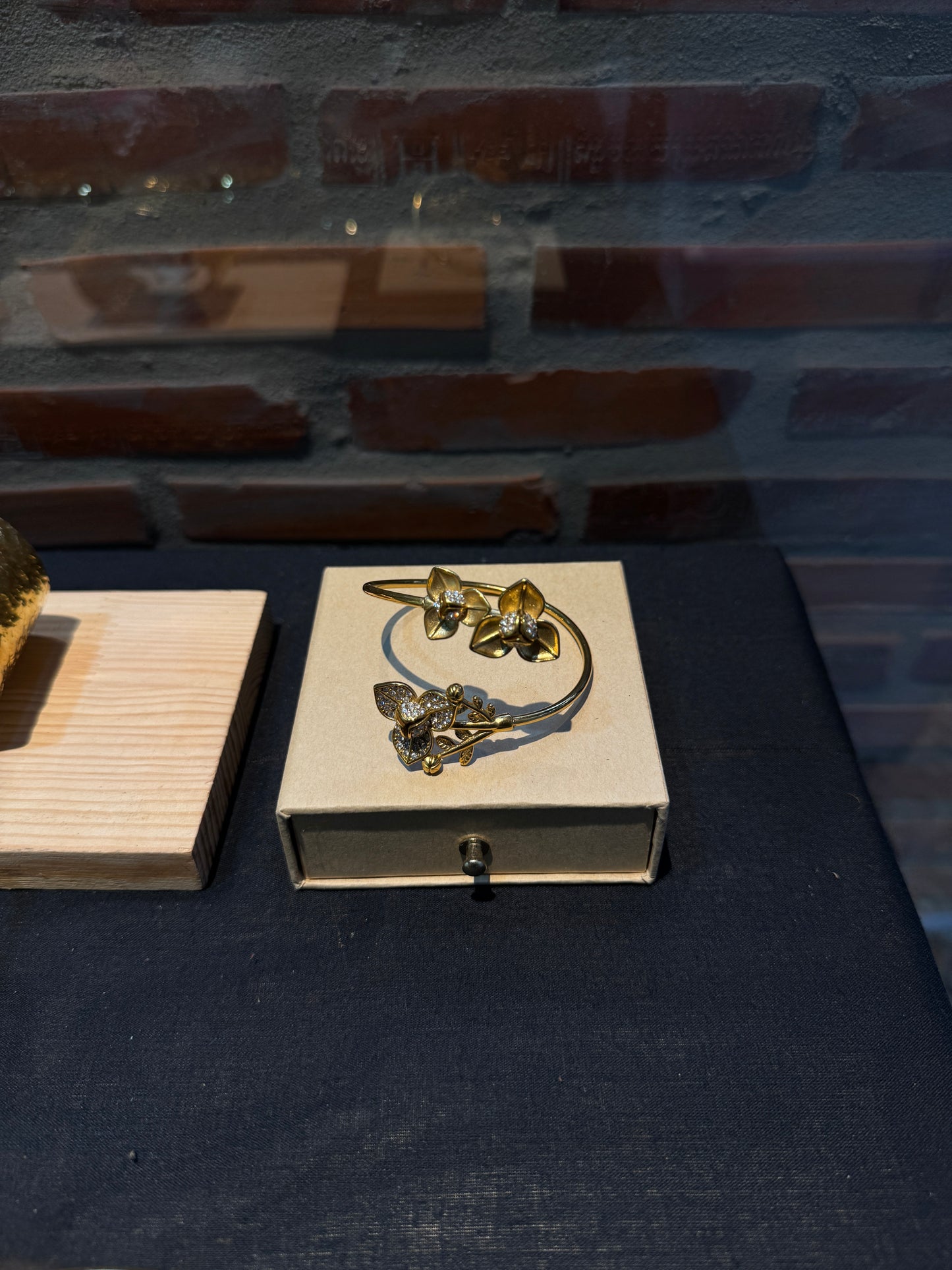 Bracelet Gem Pka Romdoul bei par Say Seing