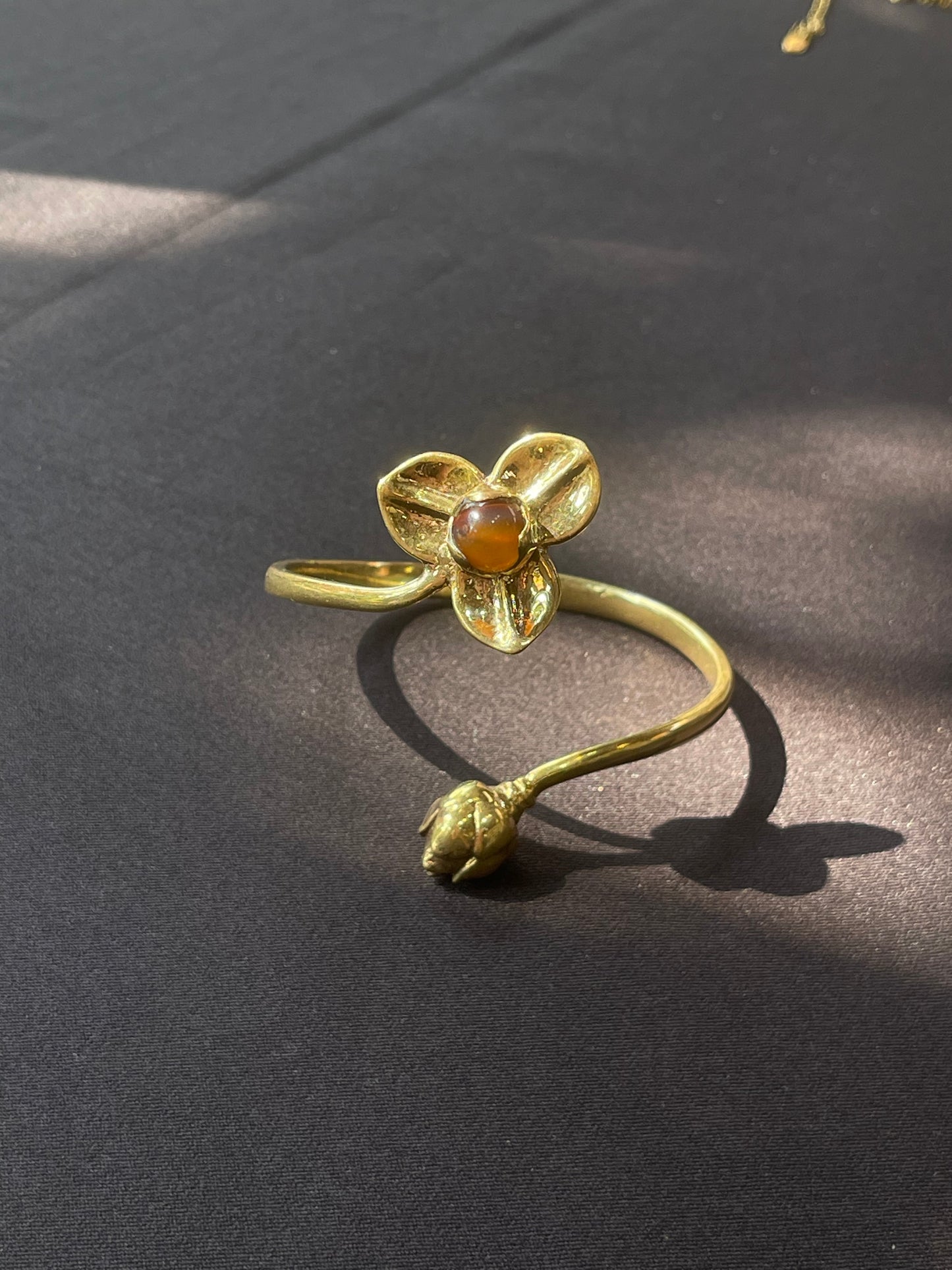 Bracelet Gem Pka Romdoul par Say Seing