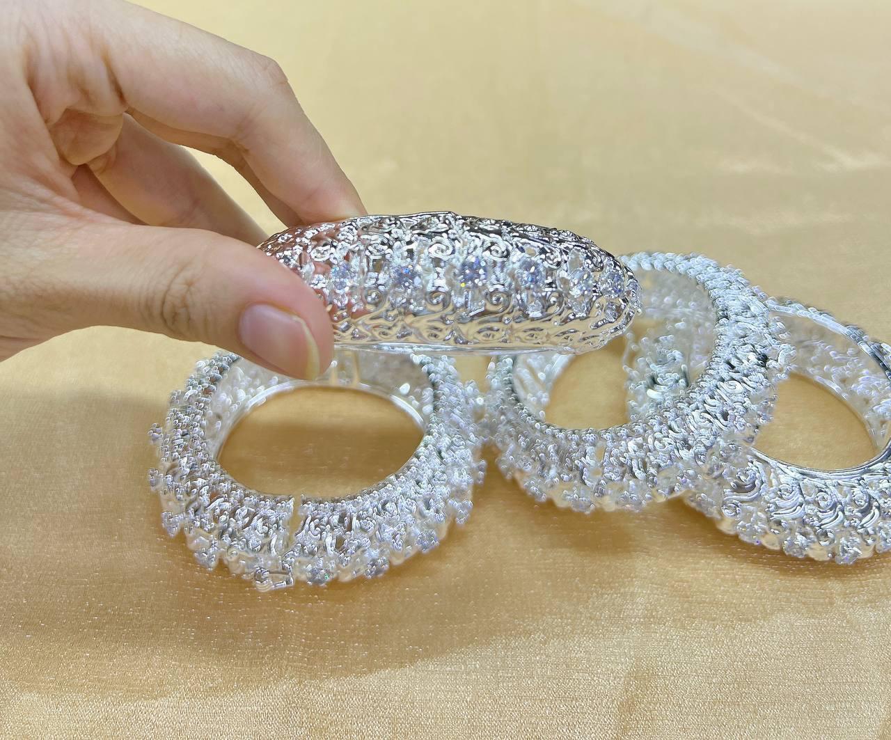 Paire de Bracelet Khmer de couleur Argent pour tenue traditionnelle