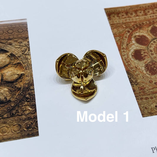 Broche Pka Romdoul doré by CopperCraftKH