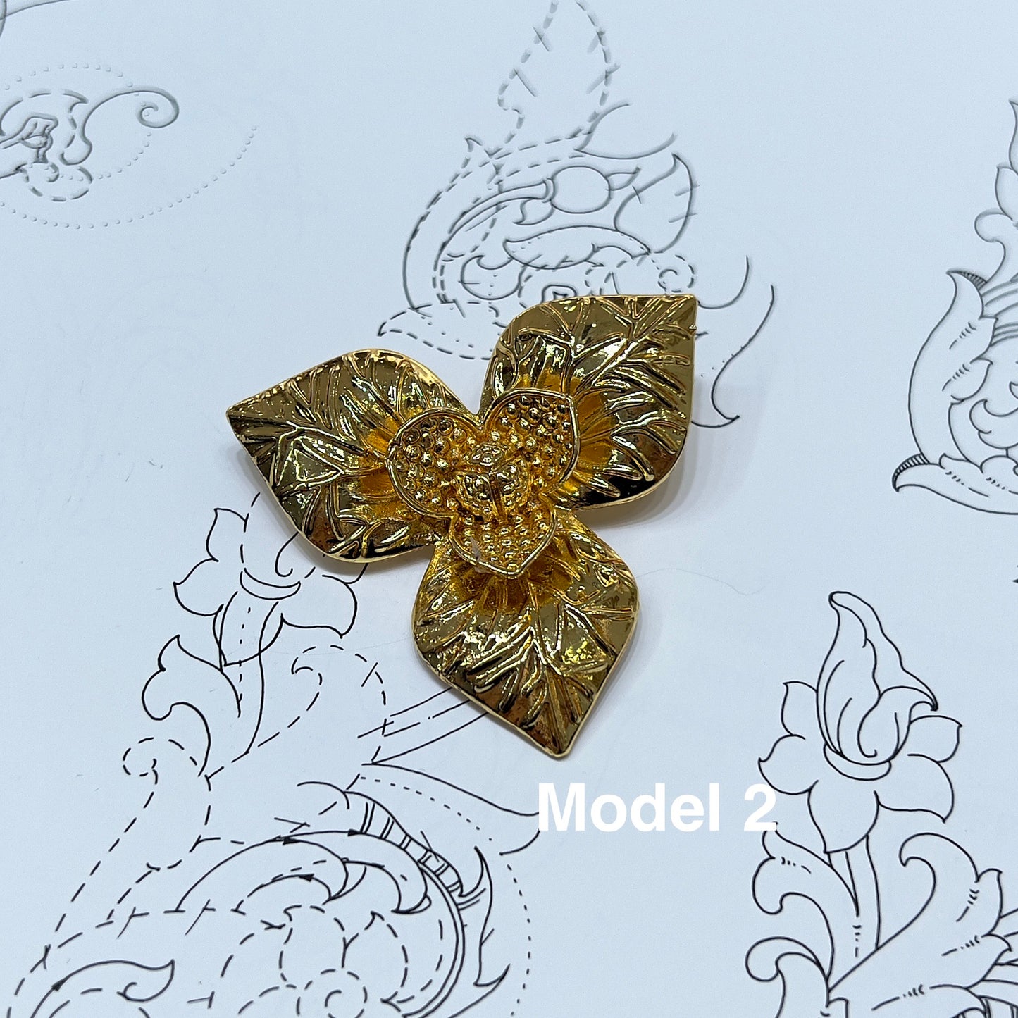 Broche Pka Romdoul doré by CopperCraftKH