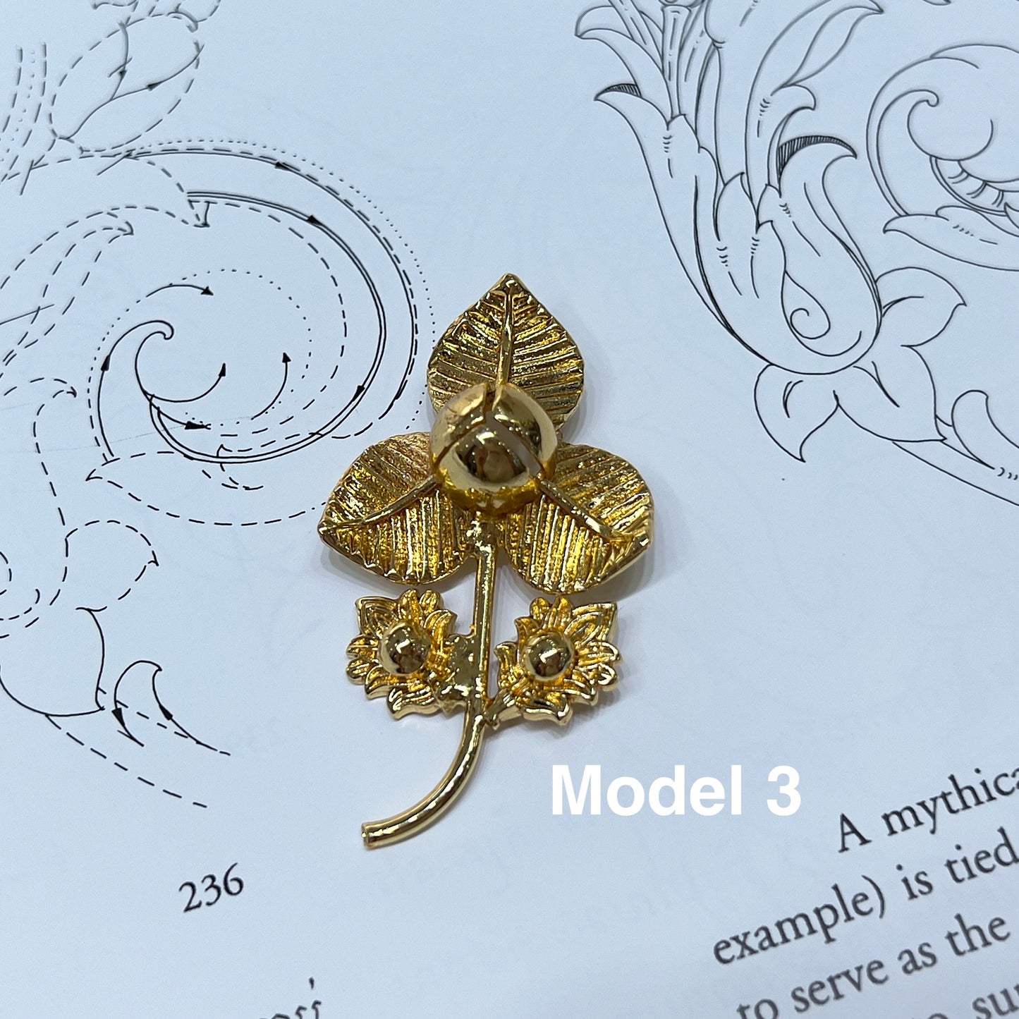 Broche Pka Romdoul doré by CopperCraftKH