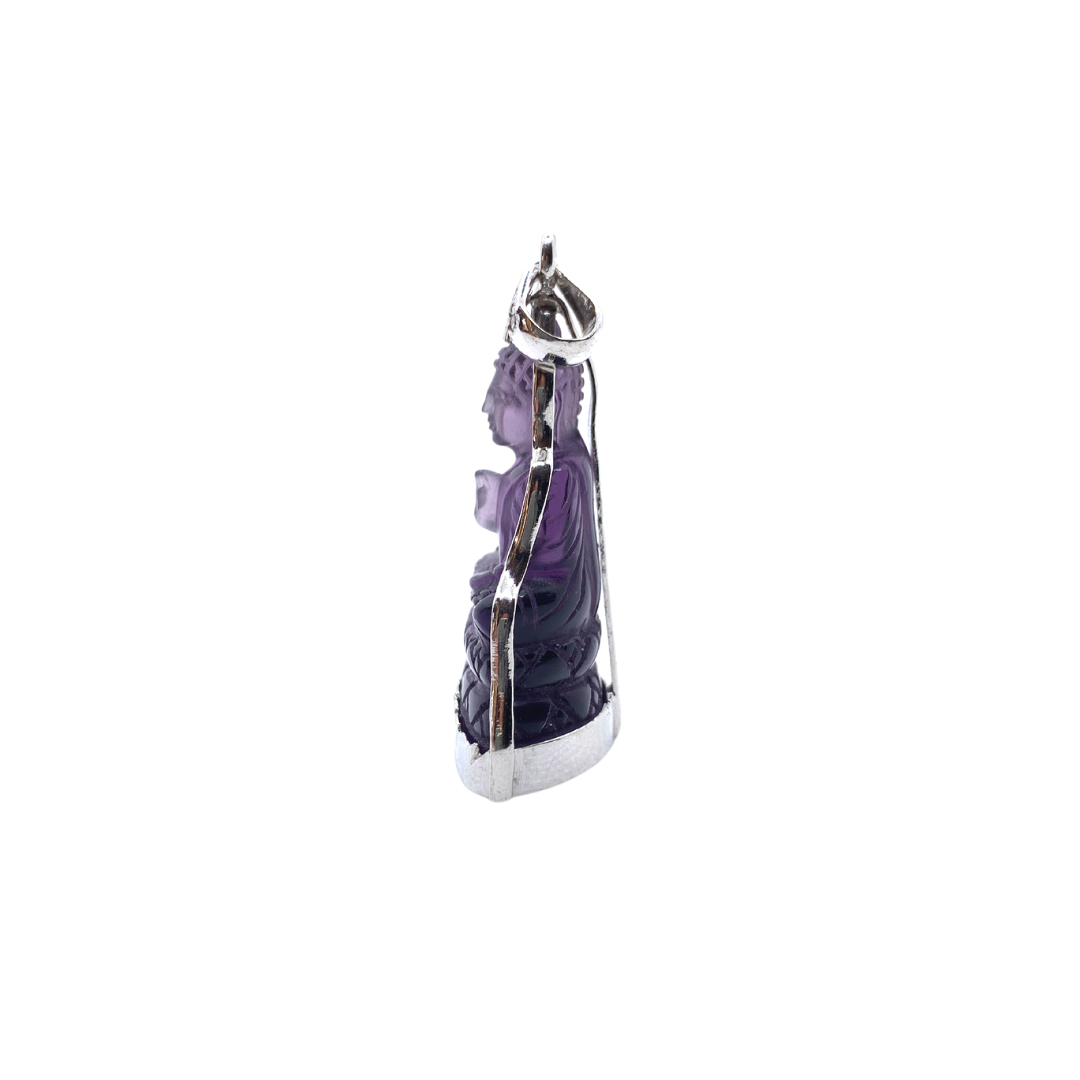 Pendentif bouddha position Abhaya mudra en cristal violet