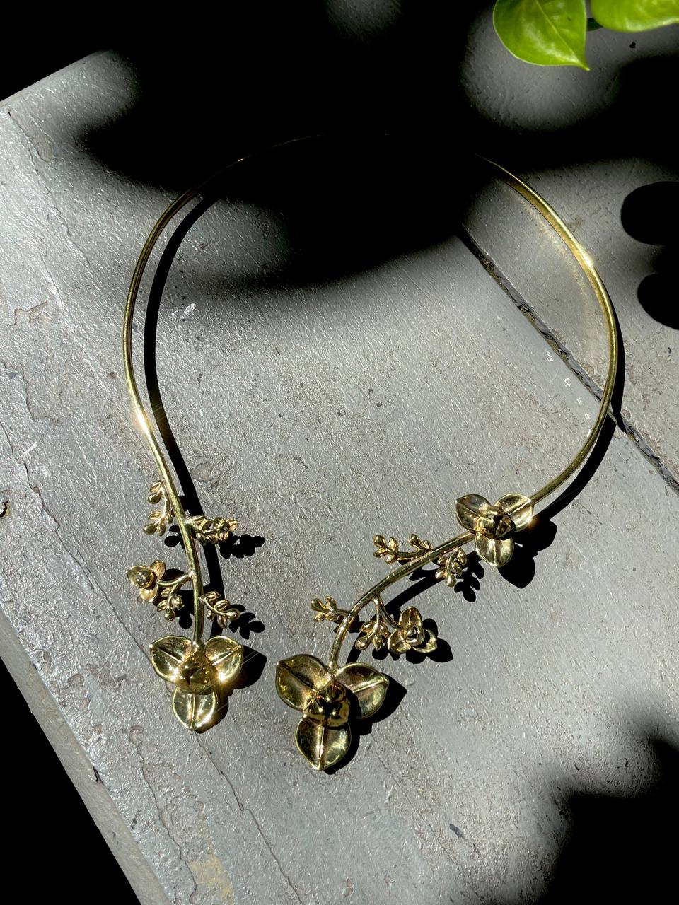 Collier Romdoul with 4 leafs by Say Seing