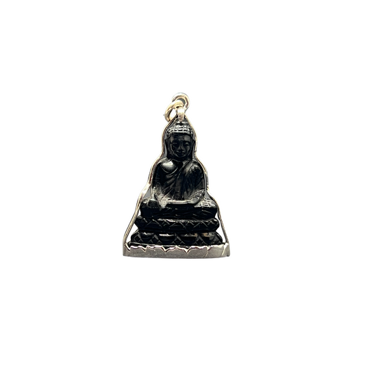 Pendentif Bouddha en posture Bhumisparsha mudra en pierre d'Onyx et argent