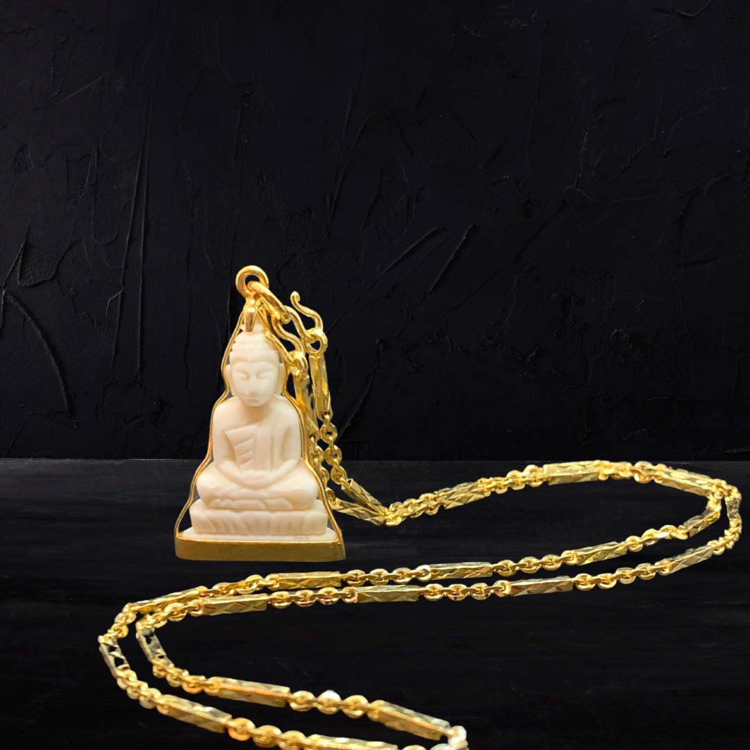 Collier Bouddha posture Dhyana Mudra couleur Or