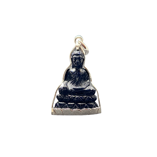 Pendentif Bouddha en posture Bhumisparsha mudra en pierre d'Onyx et argent