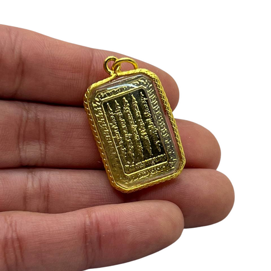 Amulette Thaï en verre 5 lignes couleur doré et rouge