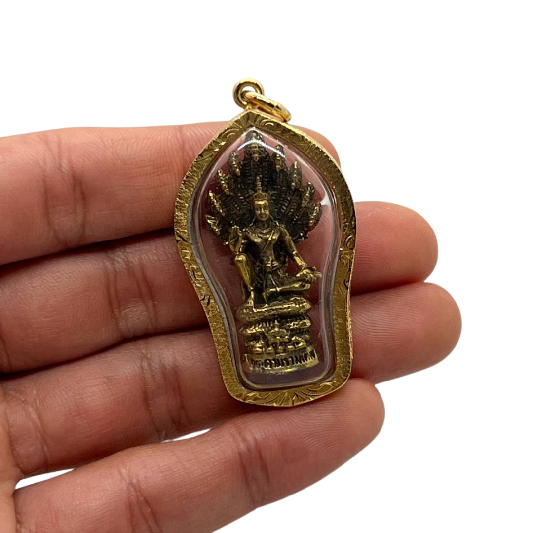 Amulette Thaï en verre Bouddha et Naga doré