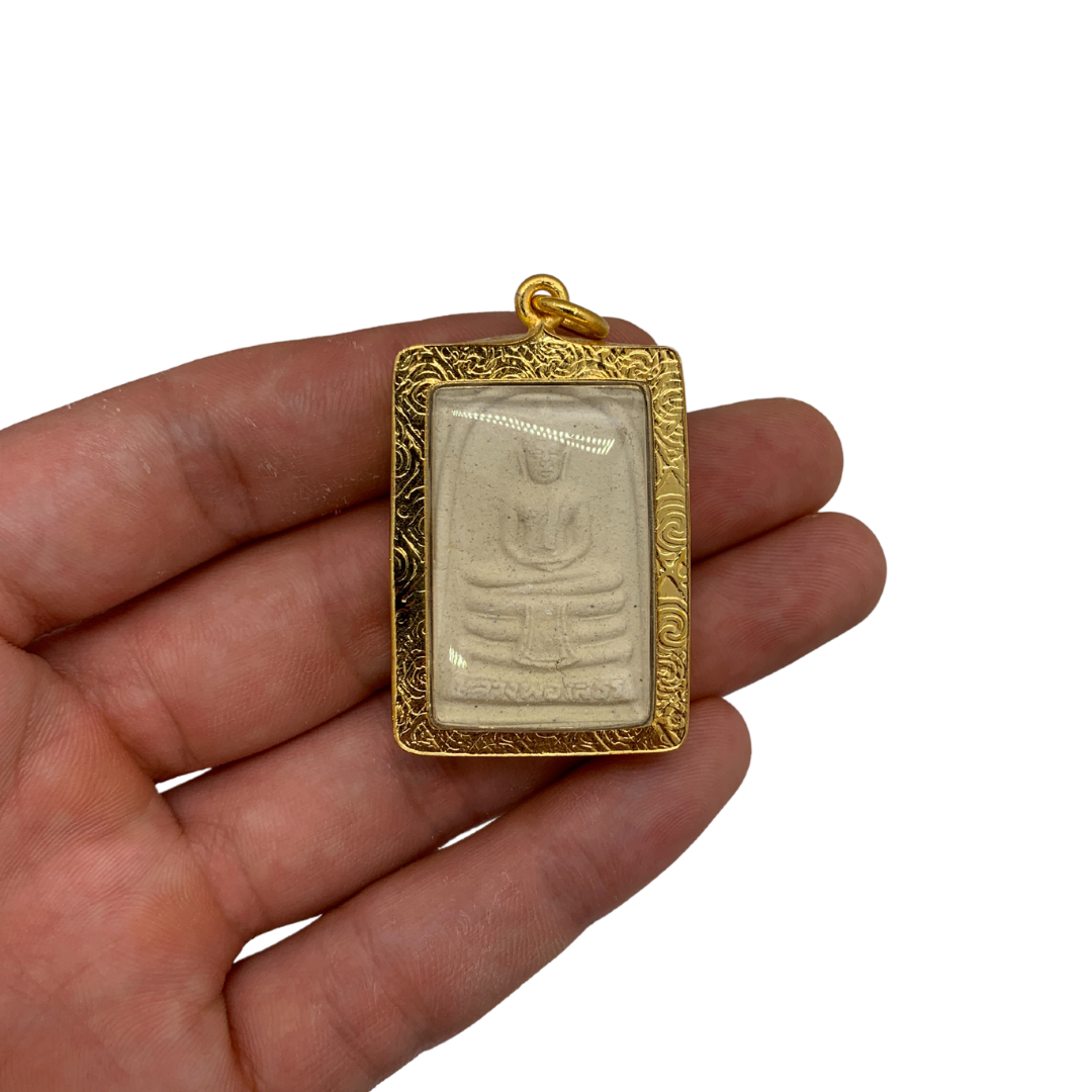 Grance amulette Thaï en verre Bouddha position Dhyani mudra couleur doré et blanc