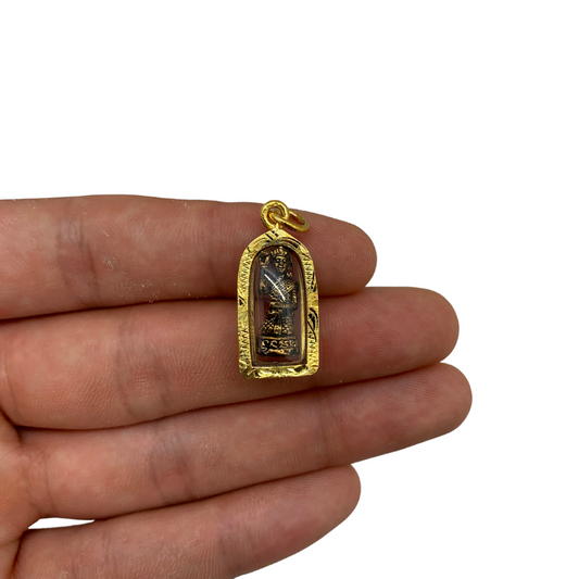 Amulette Thaï en verre Phrae Mae Thorani couleur doré et bronze
