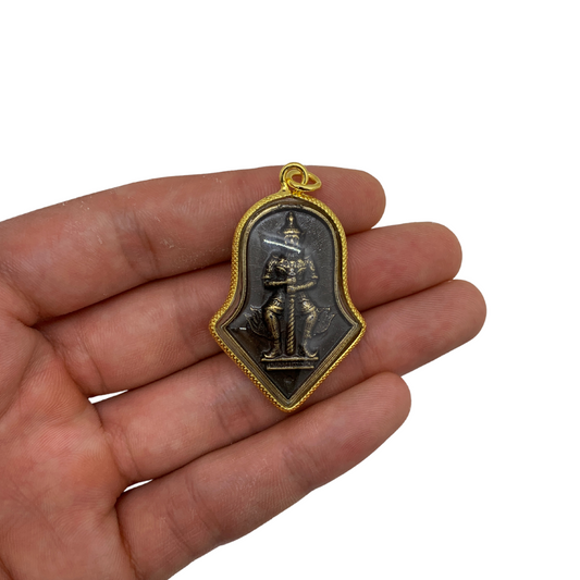Amulette Thaï en verre dieu des géants Yeak couleur bronze et doré